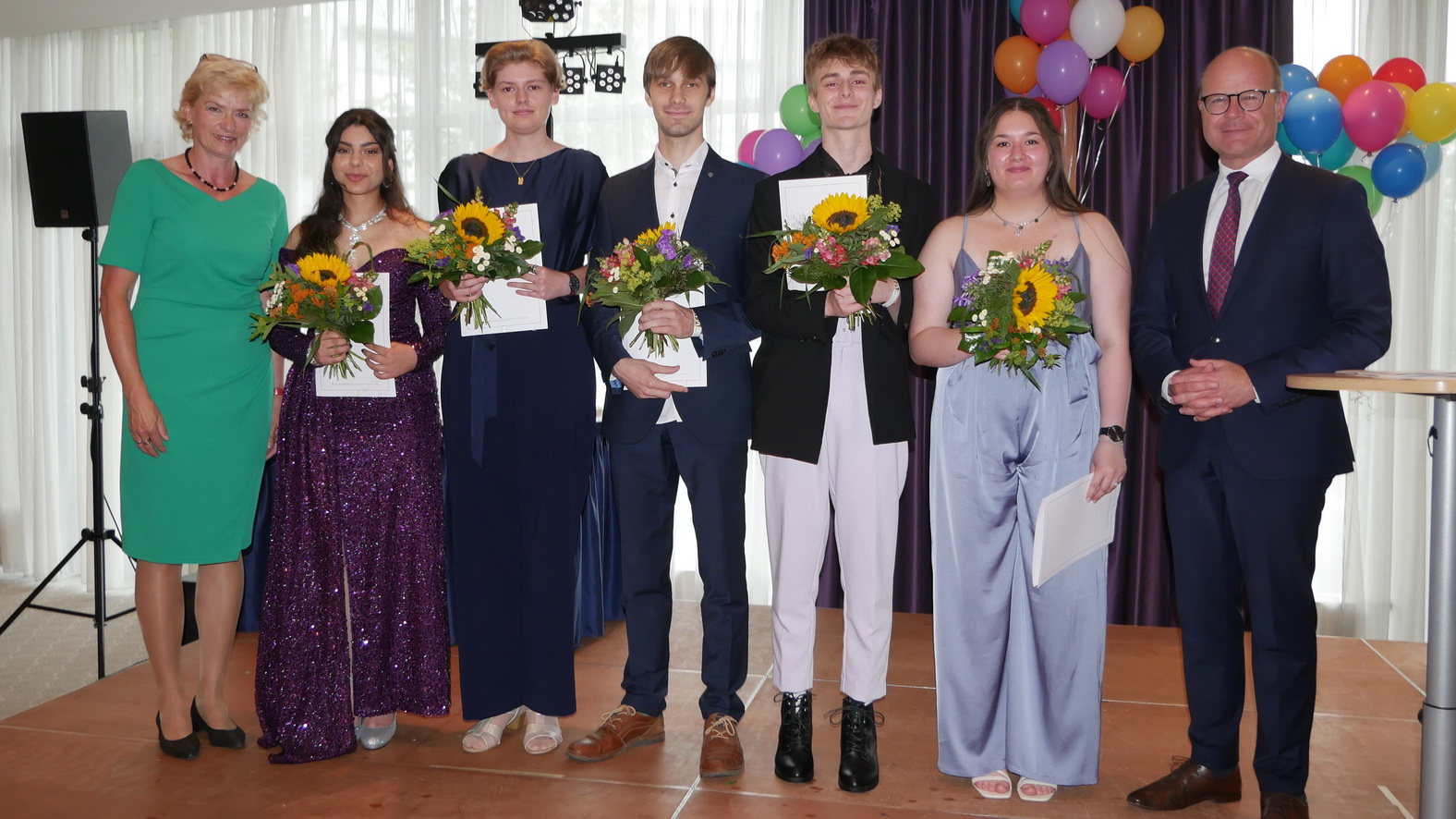 Was Trägt Man Als Gast Zum Abiball BSZ-Gastgewerbe Dresden – Feierliche Verleihung der Abiturzeugnisse